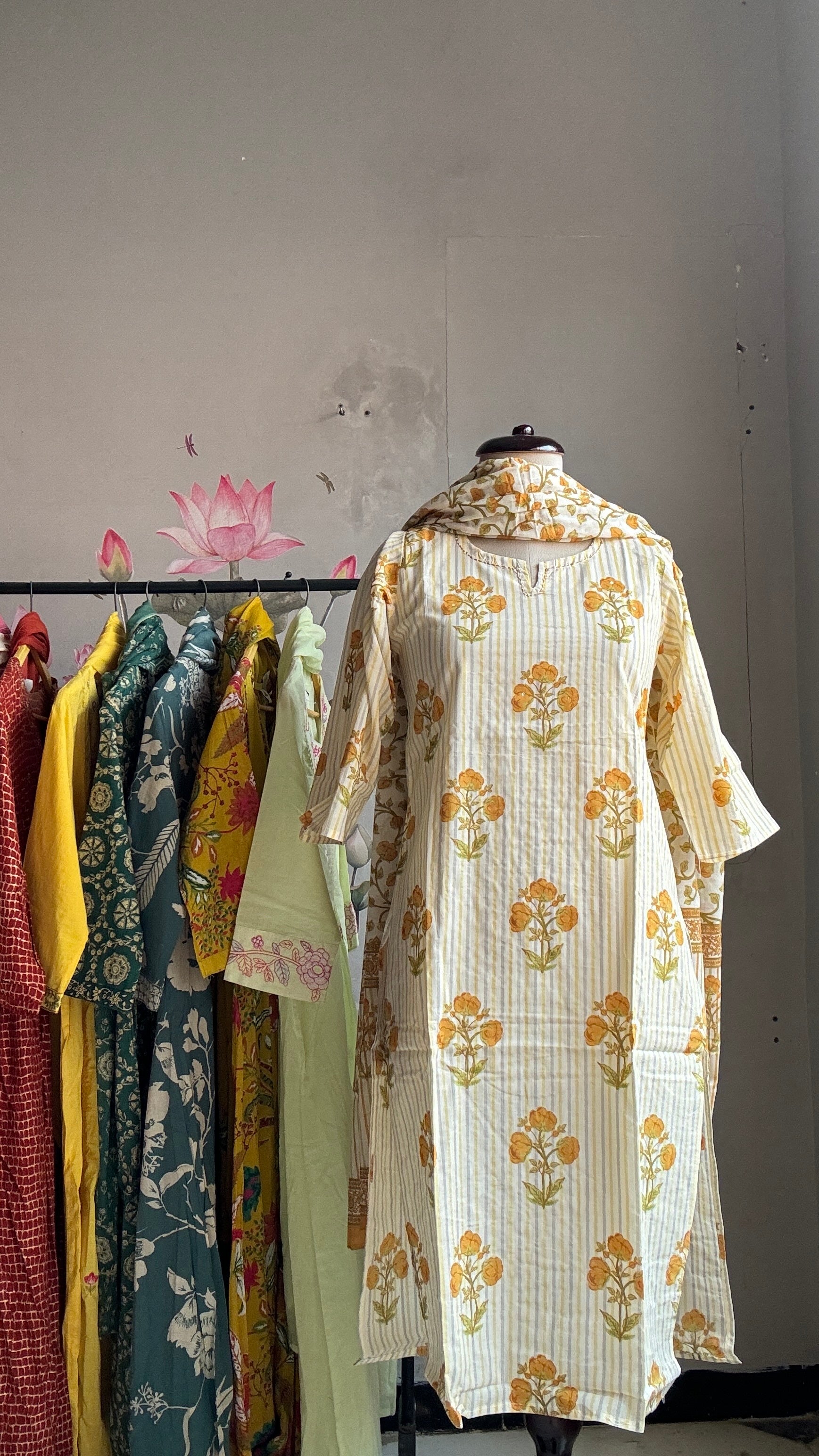 Kaashi Aaram Suit