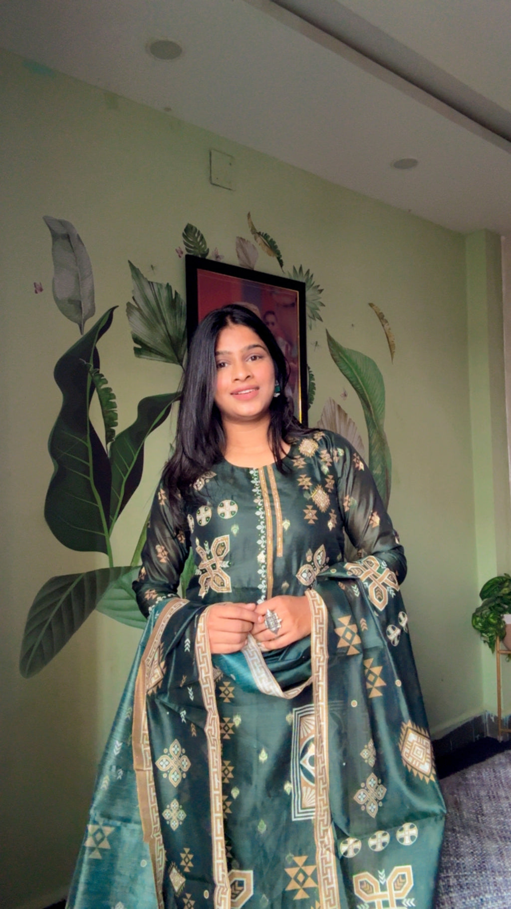 Green Chanderi Feels Suits