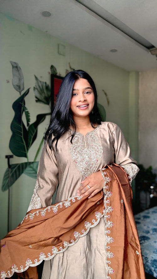 Avni Anarkali suit set