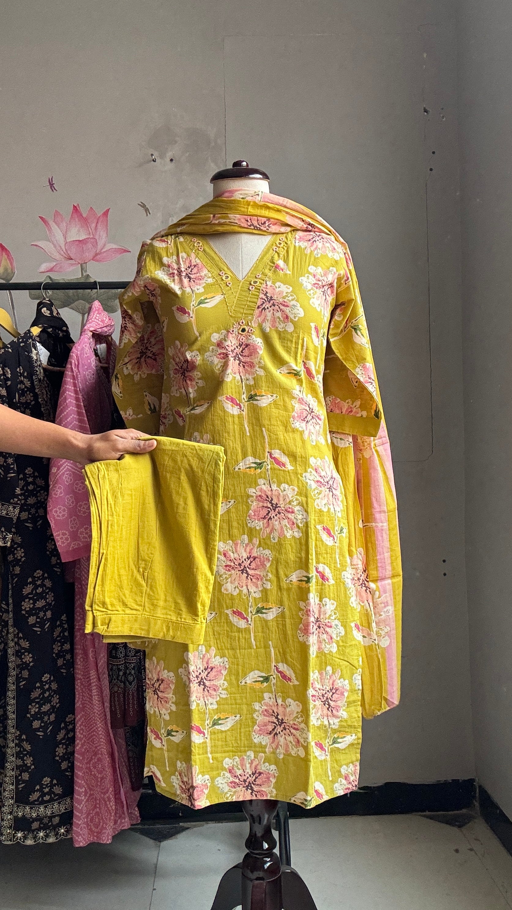 Diya Welcome Special Suit