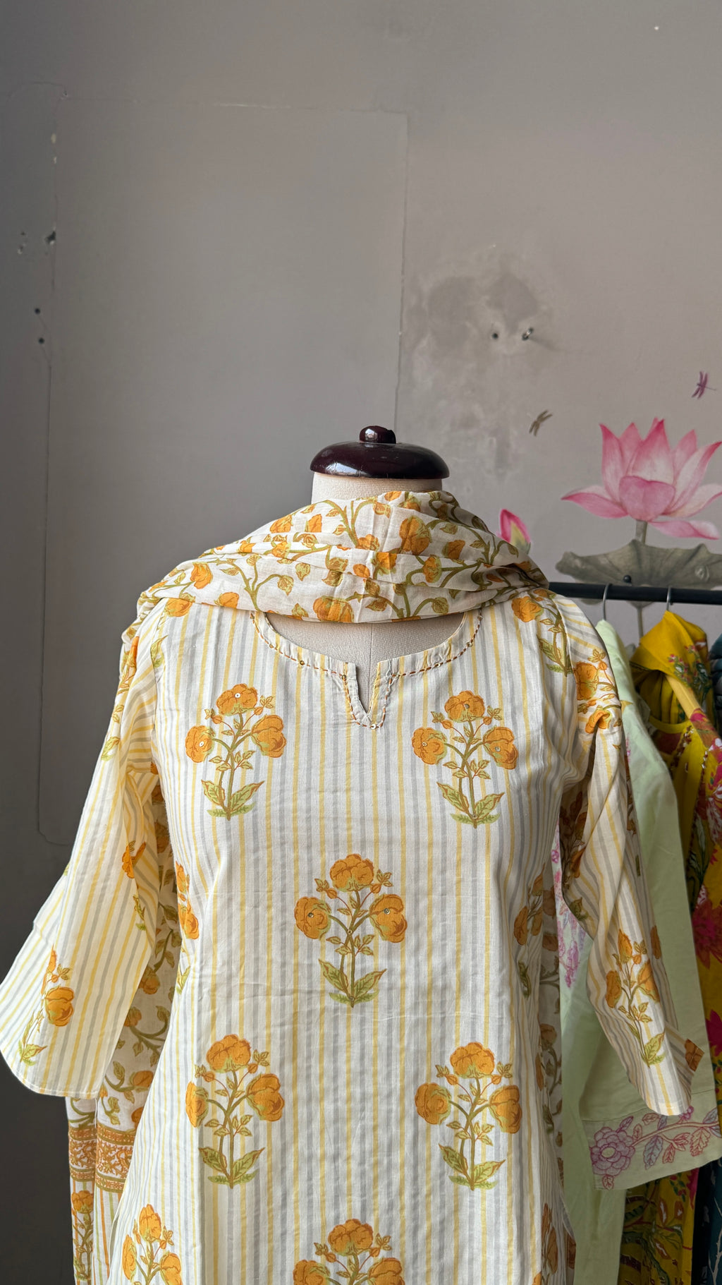 Kaashi Aaram Suit