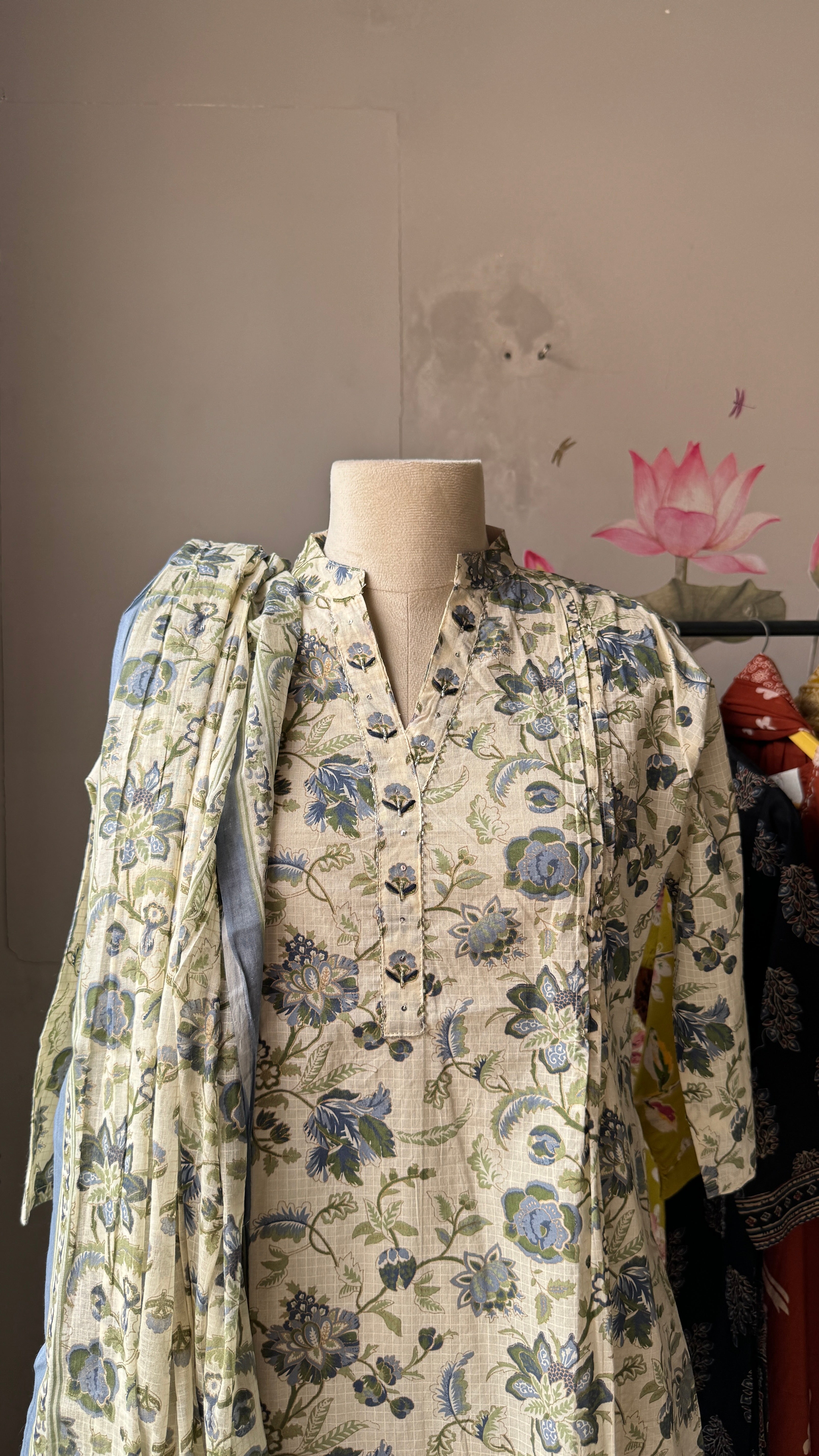 Myra Welcome Special Suit